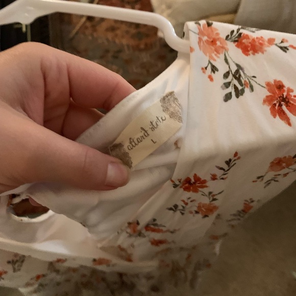 Altar’d State Floral Romper Size Large - Picture 4 of 4